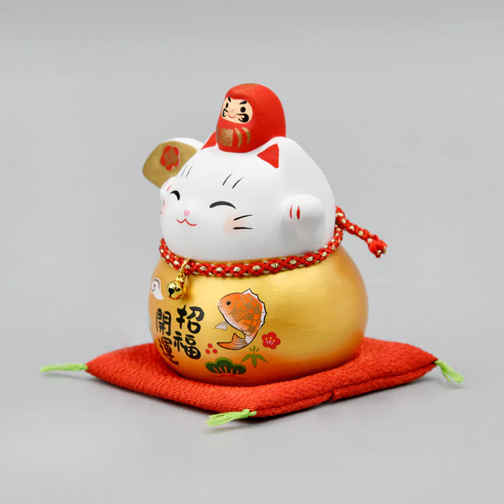 中外陶園– 藥師窯 - 彩耀必勝達摩招財貓 - 金福扇 (小) ♪