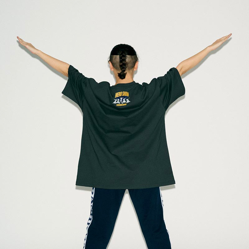 🏫 ATARASHII GAKKO! - Hero Show TEE ♪︎ - 【中期預購-4月中旬】