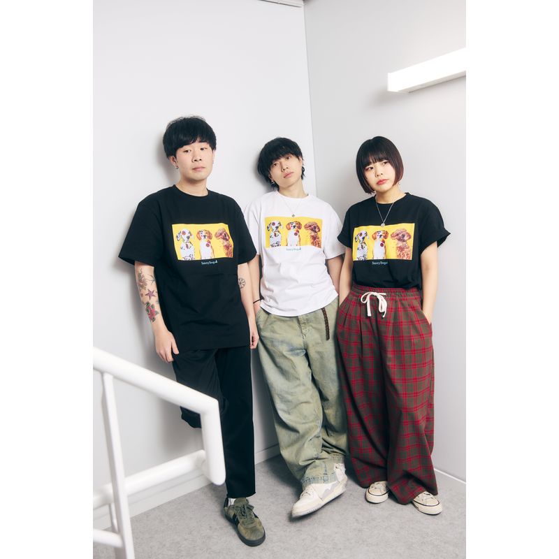 🐶 Saucy Dog - HALL TOUR 2025 "ONE FOR hALL, hALL FOR ONE one TOUR" - 變身!照片T-Shirt ♪︎