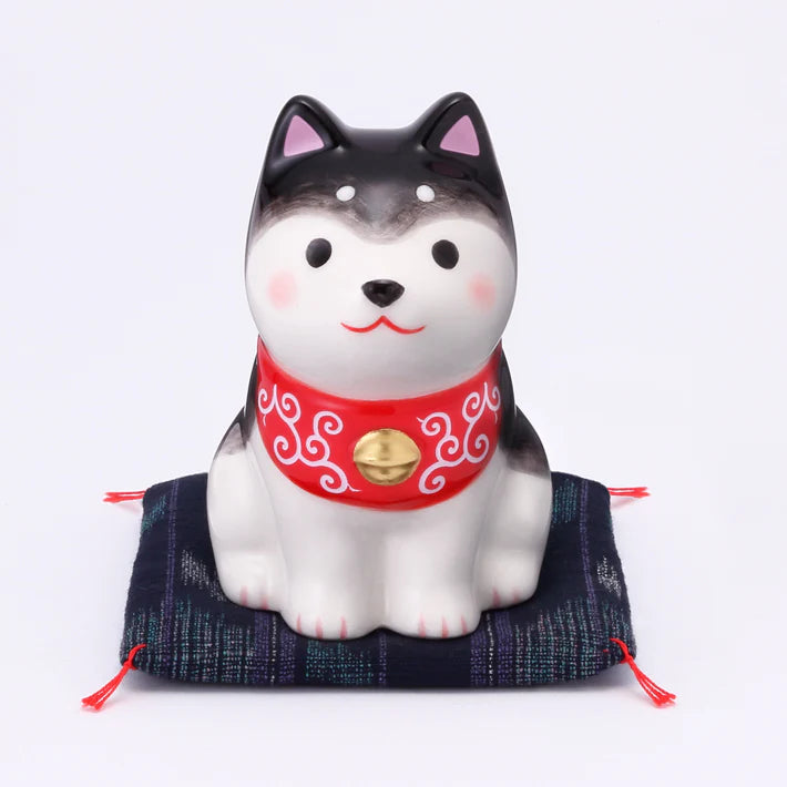 中外陶園– 藥師窯 - 狗勾日和坐姿領巾柴犬 - 黑柴 ♪