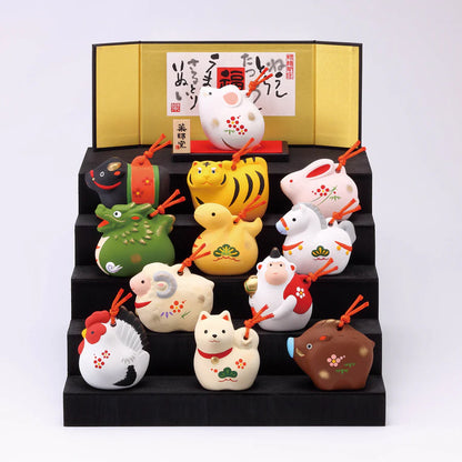中外陶園– 藥師窯 - 錦彩招福壽壽十二支階梯擺飾 (土鈴･大) ♪