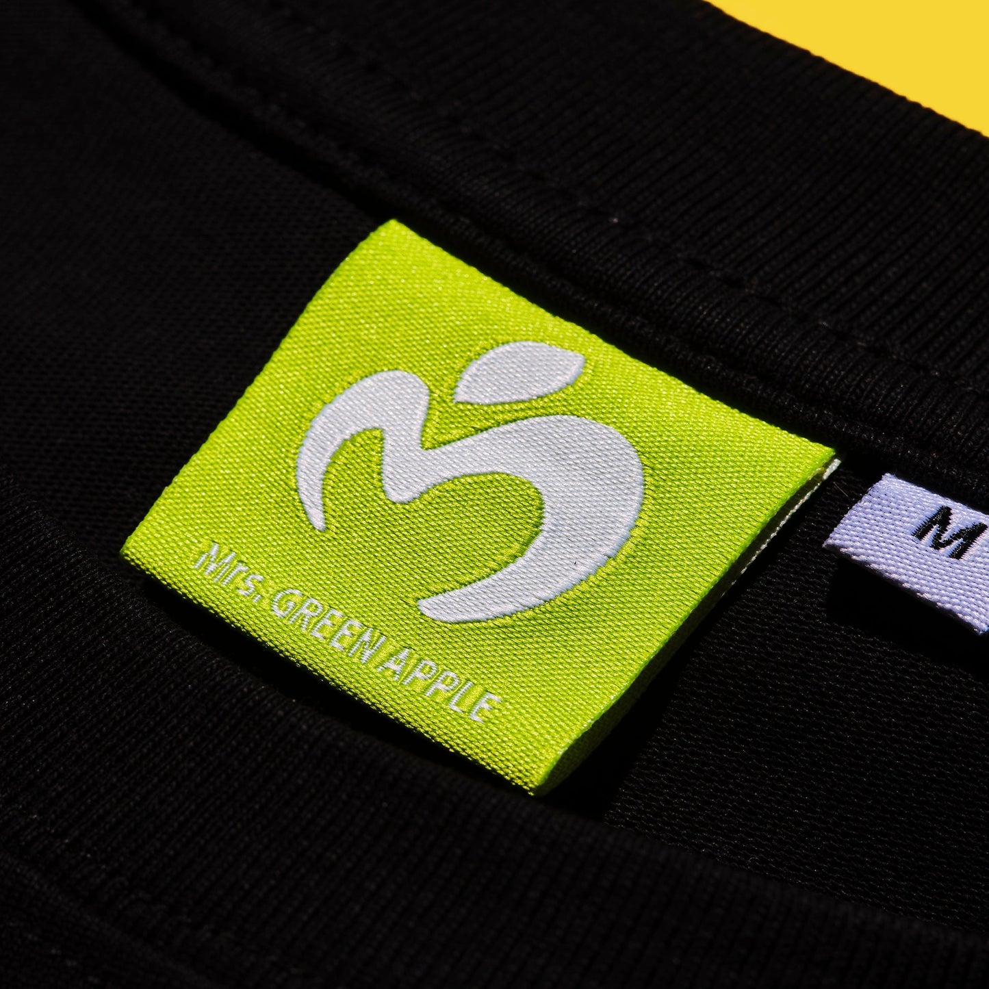 🍏 Mrs. GREEN APPLE - ≪ゼンジン未到とイ/ミュータブル〜間奏編〜≫ - IM/MUTABLE LOGO T-Shirt B / Black ♪︎ - 【長期預購-10月下旬】