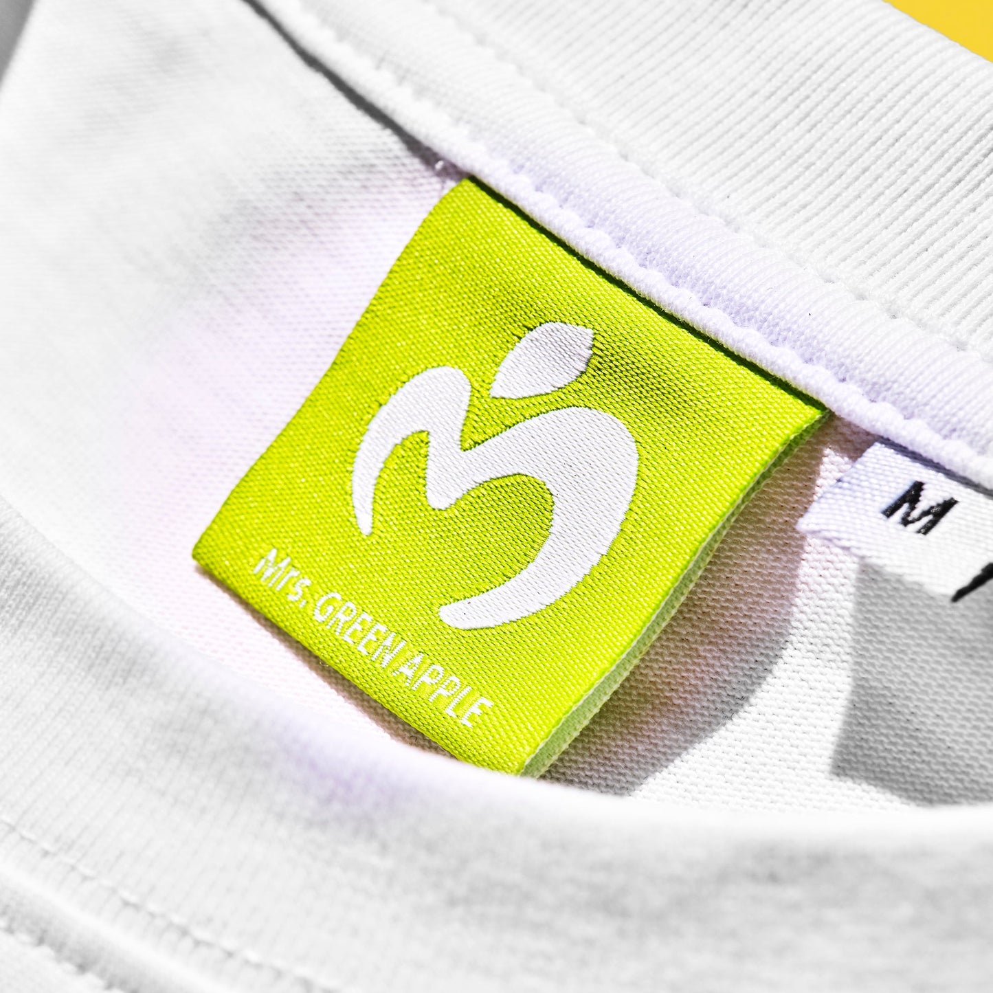 🍏 Mrs. GREEN APPLE - ≪ゼンジン未到とイ/ミュータブル〜間奏編〜≫ - IM/MUTABLE LOGO T-Shirt B / White ♪︎ - 【長期預購-10月下旬】
