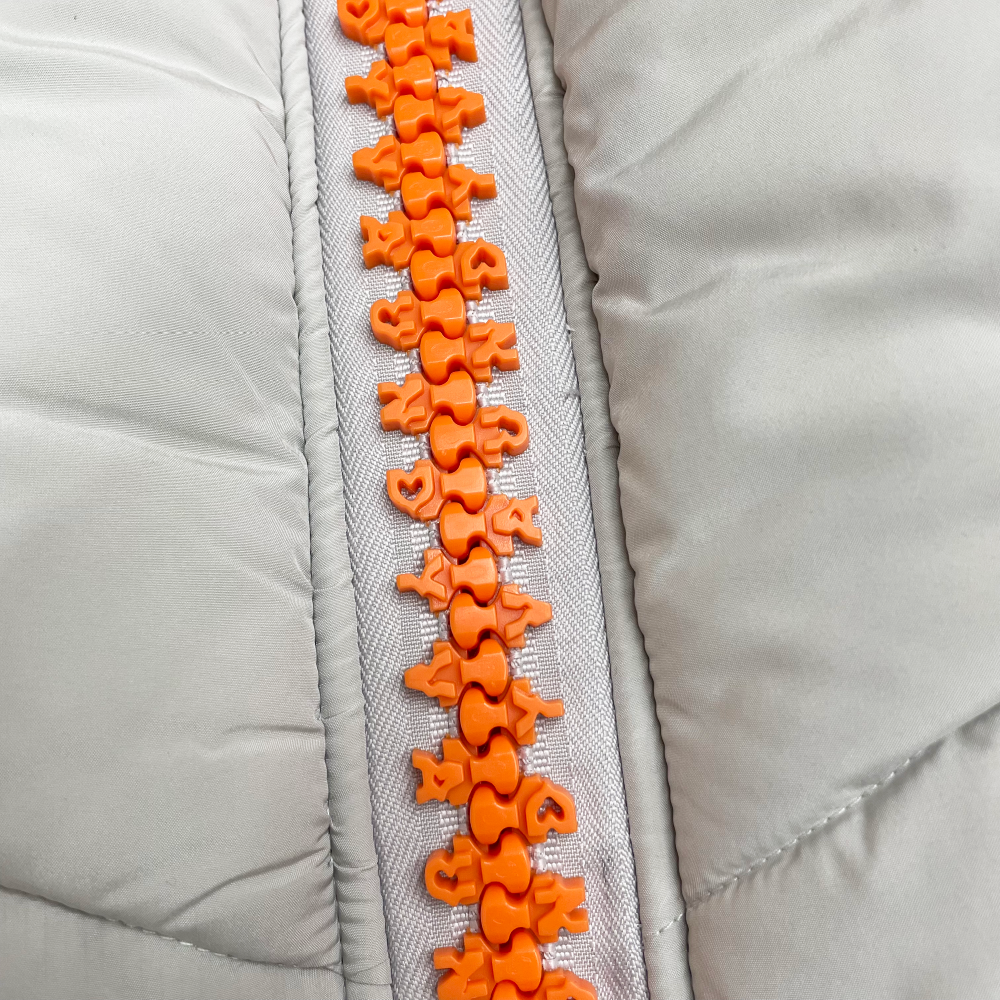 🍥 Vaundy - "SILENCE" - Logo Down Vest ♪︎