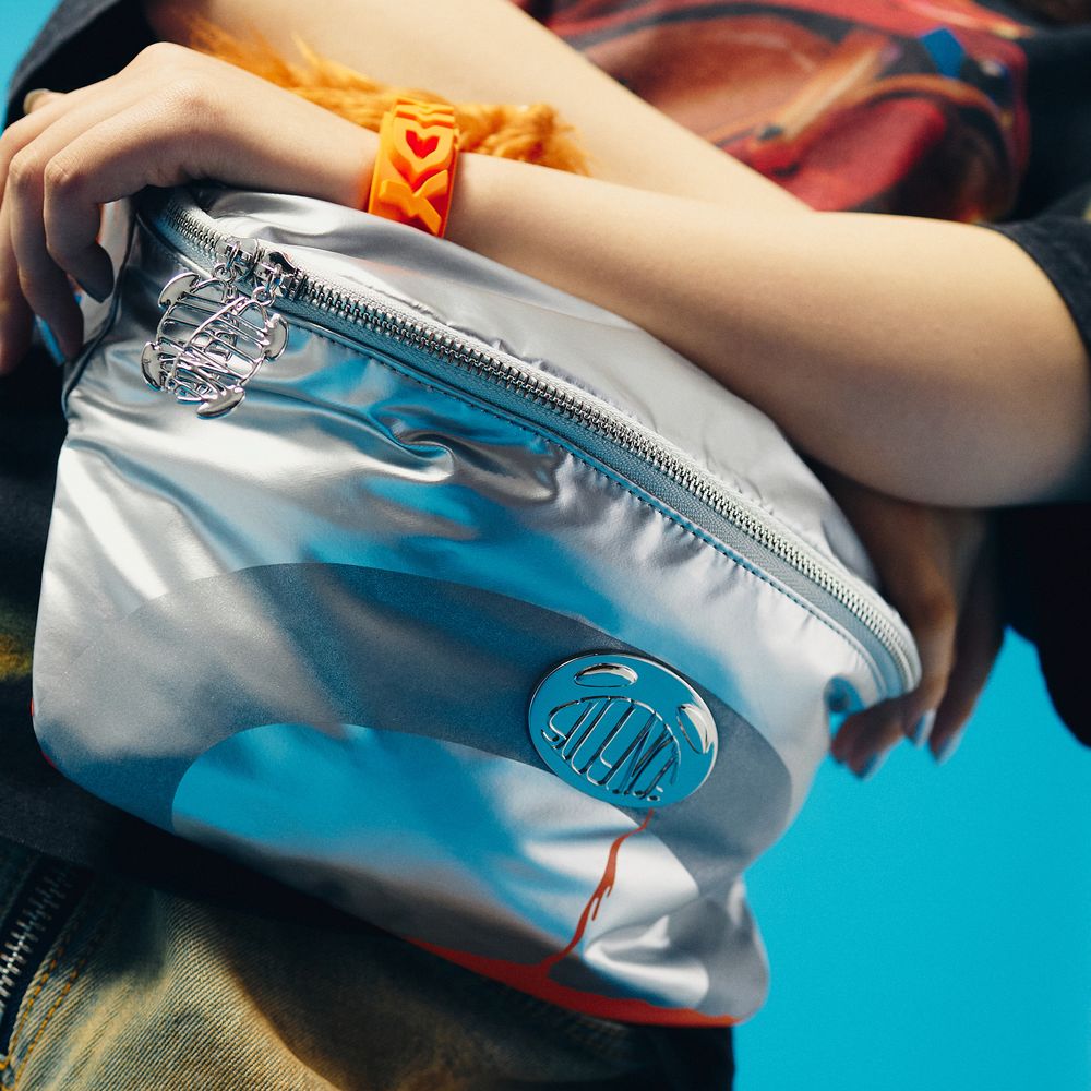 🍥 Vaundy - "SILENCE" - Metallic Crossbody Bag ♪︎