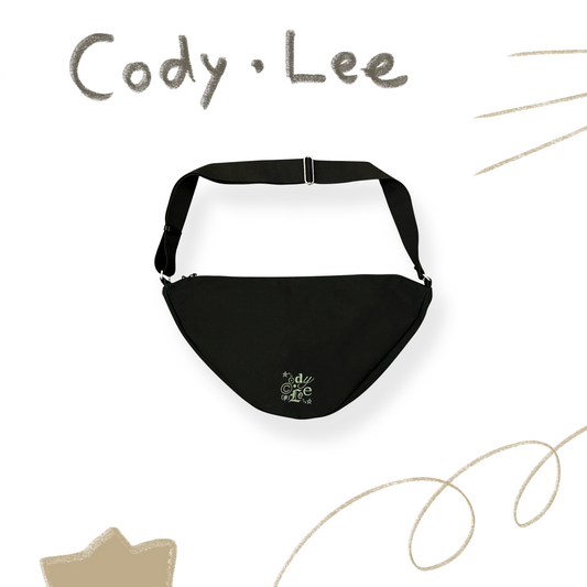 🏕️ Cody Lee(李) - Logo 側背包 ♪︎