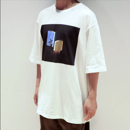 🌙 YORUSHIKA - 二人稱展 - T-Shirt A White ♪︎ - 【中期預購-7月中旬】