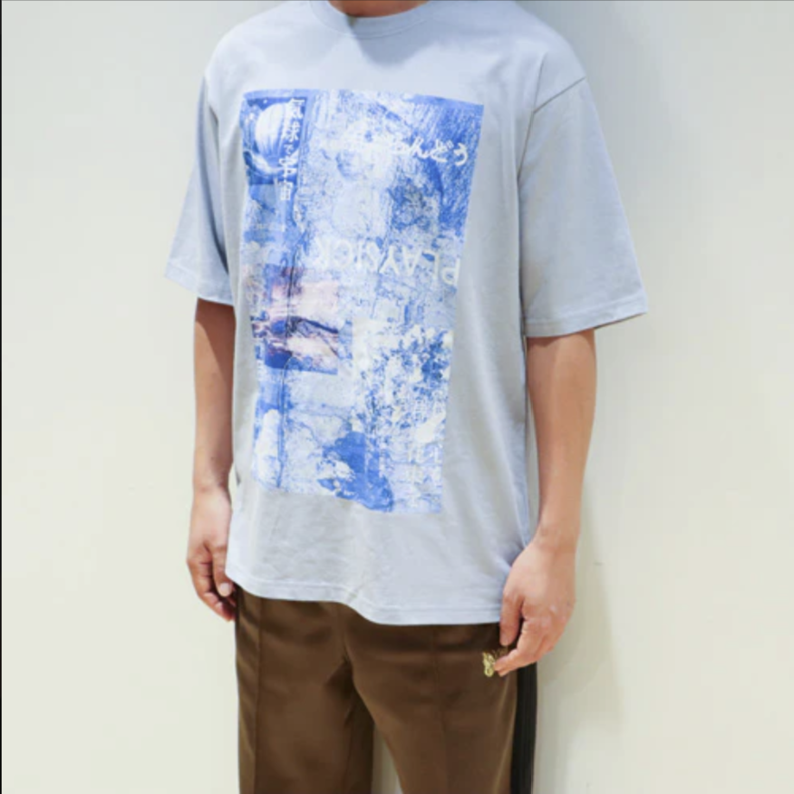 🌙 YORUSHIKA - 二人稱展 - T-Shirt C Blue Gray ♪︎ - 【中期預購-7月中旬】